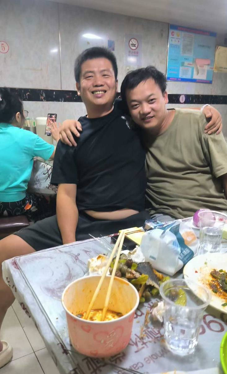 以前的同事来武汉了